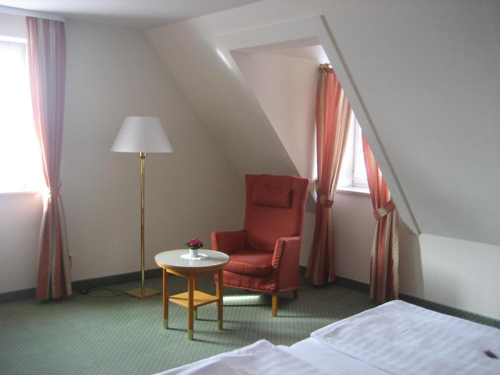 Hotel-Gasthof Maisberger Neufahrn bei Freising Room photo